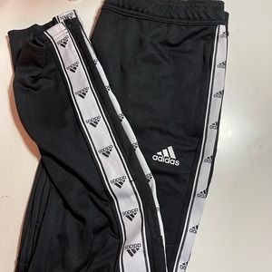 Adidas Black Sweatpants!〰